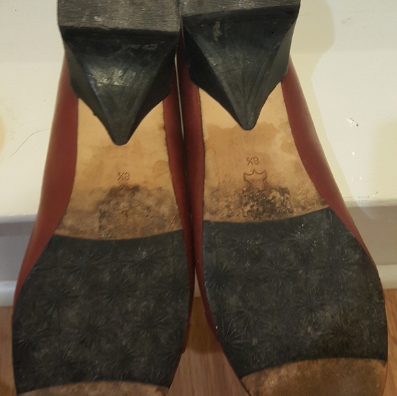 Shoes - Picture 2 of 7